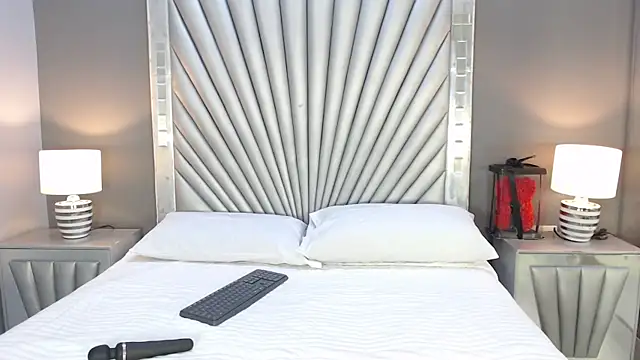 KiaraEverly online show from 11, 2, 2026