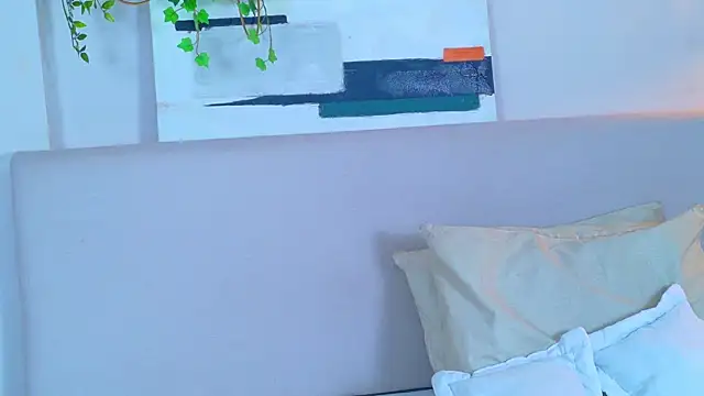 VioletBloomm online show from 31, 3, 2026