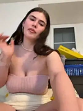 Evie-Moore online show from 4, 2, 2026