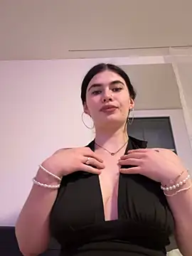 Evie-Moore online show from 26, 2, 2026