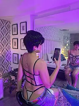 Eva Monroes online show from 2, 4, 2026