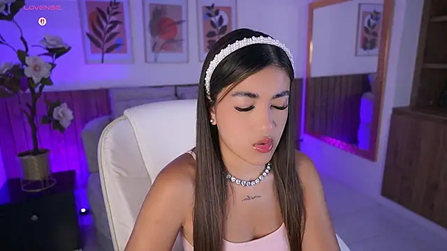 Snapshot of IvyGrabes chatting on 5, 5, 2026 IvyGrabes online show from 5, 5, 2026