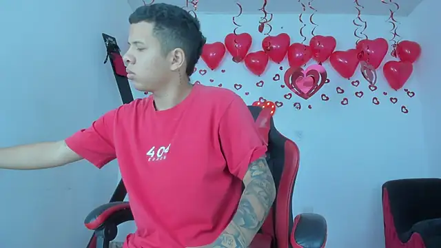 Snapshot of Steven_and_Camilo18 chatting on 12, 2, 2026 Steven and Camilo18 online show from 12, 2, 2026