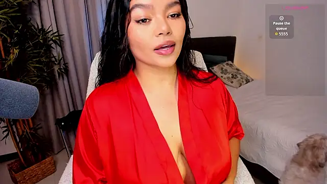 Snapshot of moonhelen chatting on 6, 3, 2026 moonhelen online show from 6, 3, 2026