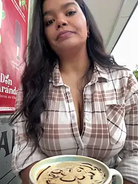 Snapshot of moonhelen chatting on 28, 3, 2026 moonhelen online show from 28, 3, 2026