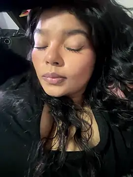 Snapshot of moonhelen chatting on 1, 4, 2026 moonhelen online show from 1, 4, 2026