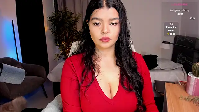 Snapshot of moonhelen chatting on 11, 4, 2026 moonhelen online show from 11, 4, 2026