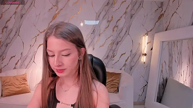 IsabellaMorettiX online show from 15, 4, 2026