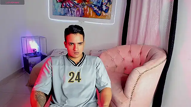 Snapshot of jhon_nicolas chatting on 3, 2, 2026 jhon nicolas online show from 3, 2, 2026