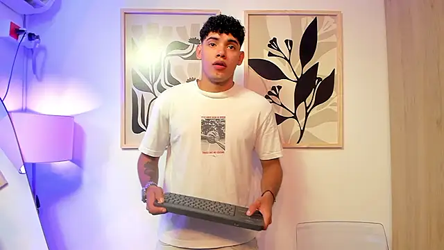 Snapshot of justin_payn14 chatting on 13, 3, 2026 justin payn14 online show from 13, 3, 2026