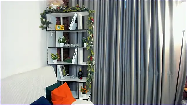 SweetBlur online show from 7, 2, 2026