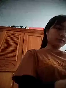 cute-hiphop online show from 4, 6, 2026