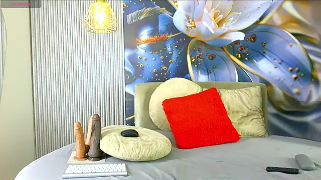 nylaroyale cr online show from 17, 6, 2026