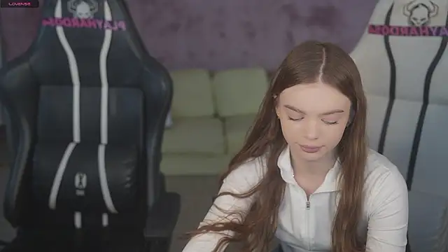 Snapshot of Zlata_Sky chatting on 6, 3, 2026 Zlata Sky online show from 6, 3, 2026