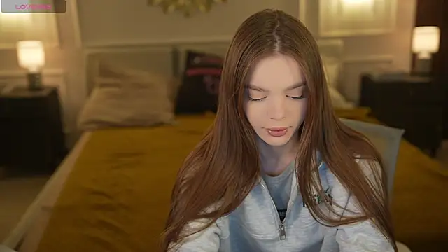 Snapshot of Zlata_Sky chatting on 4, 4, 2026 Zlata Sky online show from 4, 4, 2026