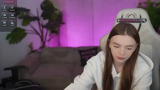 Snapshot of Zlata_Sky chatting on 24, 4, 2026 Zlata Sky online show from 24, 4, 2026