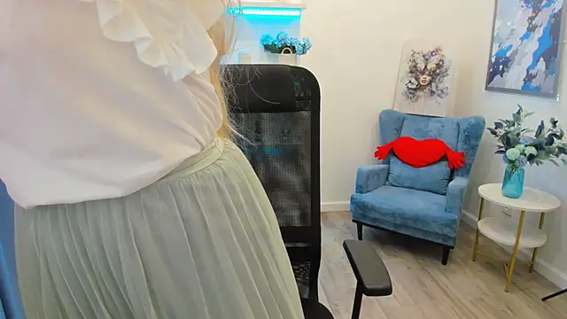 Snapshot of CharlotteKerti chatting on 10, 6, 2026 CharlotteKerti online show from 10, 6, 2026
