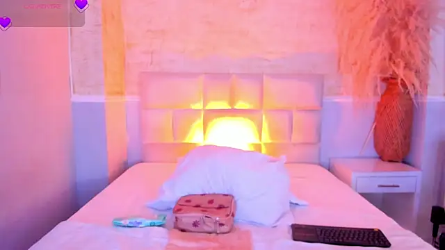 valeriekhaleesi online show from 9, 4, 2026