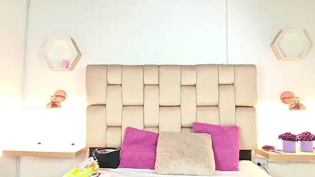 Kendall  11 online show from 18, 4, 2026