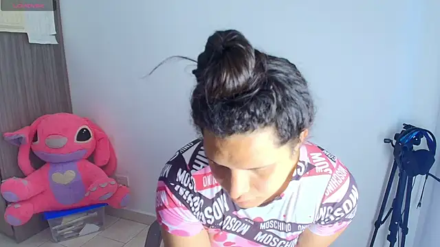 Snapshot of alys_love chatting on 15, 5, 2026 alys love online show from 15, 5, 2026