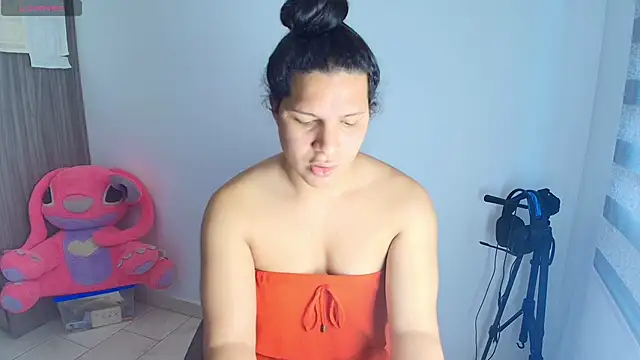 Snapshot of alys_love chatting on 20, 5, 2026 alys love online show from 20, 5, 2026