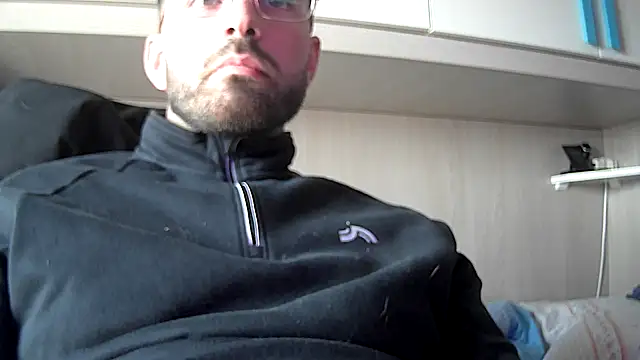 Snapshot of no-name15 chatting on 7, 3, 2026 no-name15 online show from 7, 3, 2026