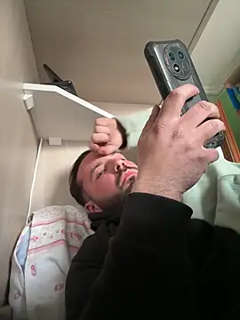 Snapshot of no-name15 chatting on 16, 3, 2026 no-name15 online show from 16, 3, 2026