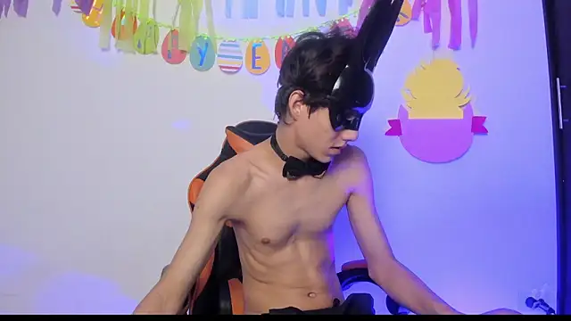 Senpai Lover  online show from 4, 4, 2026