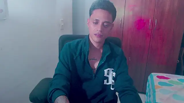 Snapshot of theskateboy chatting on 4, 4, 2026 theskateboy online show from 4, 4, 2026