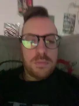 Snapshot of io1Elian chatting on 17, 4, 2026 io1Elian online show from 17, 4, 2026