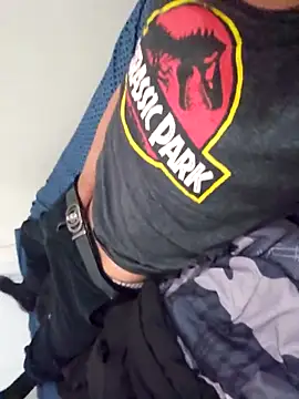 Snapshot of Yoloso33 chatting on 1, 2, 2026 Yoloso33 online show from 1, 2, 2026