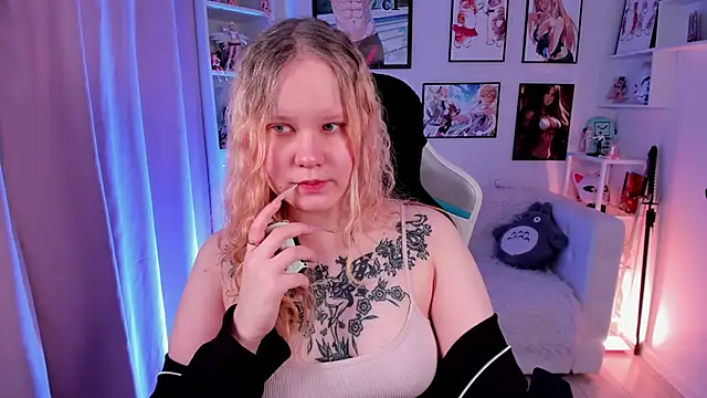 Snapshot of AnnieVibe chatting on 22, 2, 2026 AnnieVibe online show from 22, 2, 2026