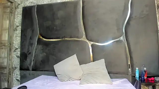 Snapshot of SaxxybunnyAndJayzzy chatting on 25, 3, 2026 SaxxybunnyAndJayzzy online show from 25, 3, 2026