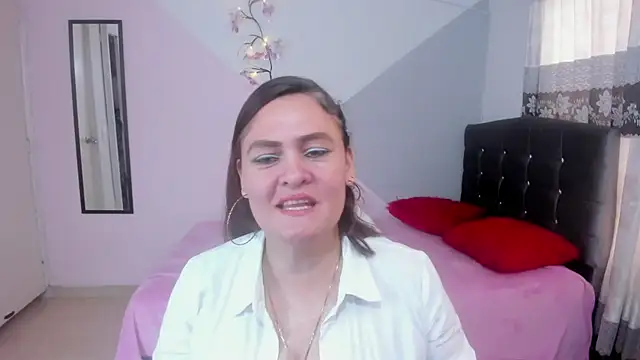 Snapshot of Hi__kitty_ chatting on 10, 2, 2026 Hi kitty online show from 10, 2, 2026