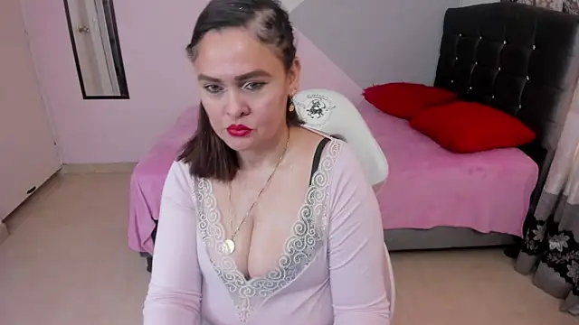 Snapshot of Hi__kitty_ chatting on 12, 2, 2026 Hi kitty online show from 12, 2, 2026