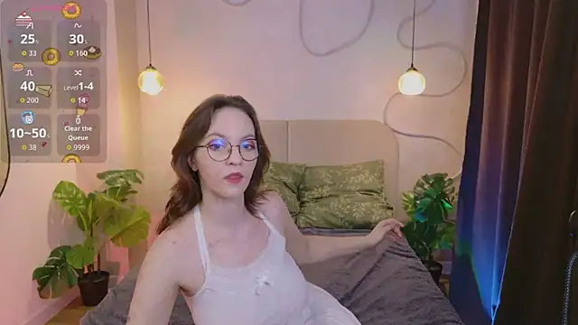 Snapshot of Crystal_lovley chatting on 5, 3, 2026 Crystal lovley online show from 5, 3, 2026