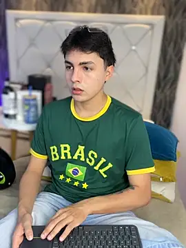 Snapshot of Samu_Hott chatting on 6, 4, 2026 Samu Hott online show from 6, 4, 2026