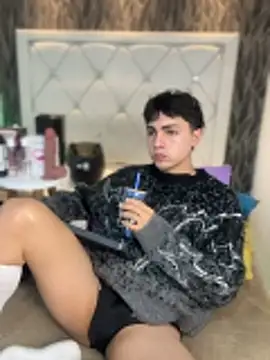 Snapshot of Samu_Hott chatting on 7, 4, 2026 Samu Hott online show from 7, 4, 2026