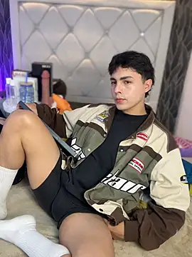 Snapshot of Samu_Hott chatting on 10, 4, 2026 Samu Hott online show from 10, 4, 2026