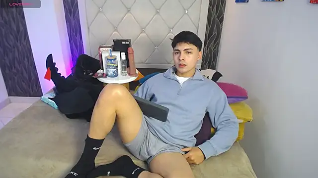 Snapshot of Samu_Hott chatting on 11, 4, 2026 Samu Hott online show from 11, 4, 2026