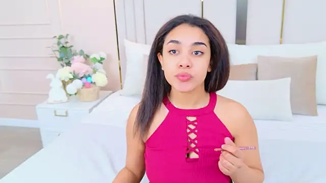 Snapshot of Luna_Cortier chatting on 7, 4, 2026 Luna Cortier online show from 7, 4, 2026