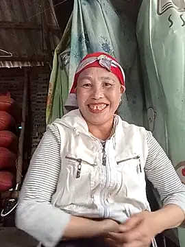 Snapshot of lena-cute chatting on 7, 2, 2026 lena-cute online show from 7, 2, 2026