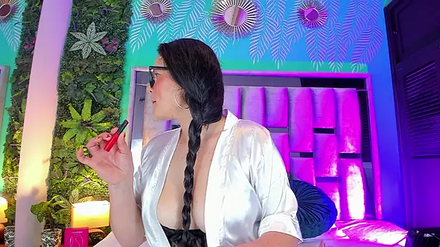 Snapshot of Mari_cooper1 chatting on 9, 3, 2026 Mari cooper1 online show from 9, 3, 2026