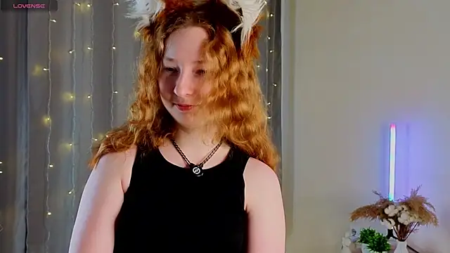 Snapshot of MaraButtrey chatting on 5, 7, 2026 MaraButtrey online show from 5, 7, 2026