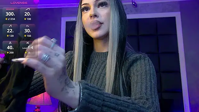 Snapshot of ValerieIce chatting on 7, 3, 2026 ValerieIce online show from 7, 3, 2026