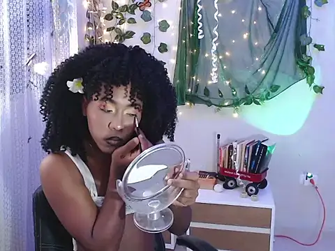 Snapshot of zafiro_blu chatting on 4, 2, 2026 zafiro blu online show from 4, 2, 2026