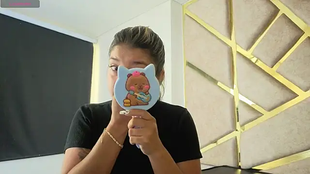 Snapshot of Dahiana_Dmour_ chatting on 23, 4, 2026 Dahiana Dmour online show from 23, 4, 2026