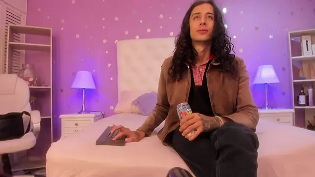 Goldentemptation  online show from 6, 3, 2026