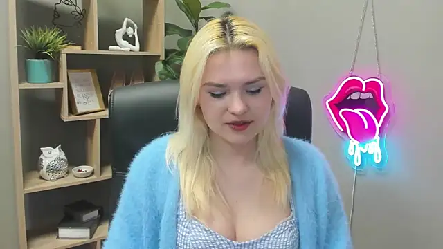 SweetLilyxo online show from 16, 4, 2026