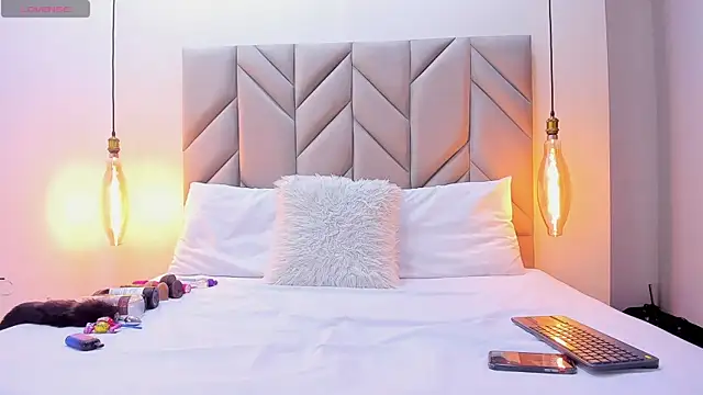 IsabellaFoox online show from 24, 3, 2026